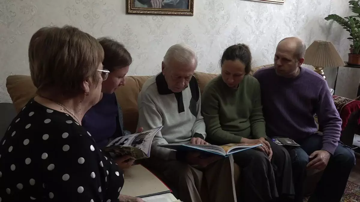 Из поколения в поколение: история семьи Безрук, которая многие годы трудится в сфере энергетики