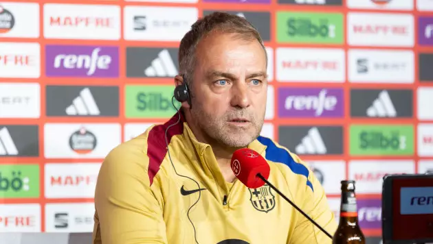 Флик шокировал своим решением: почему он разрешил вратарю "Барсы" курить