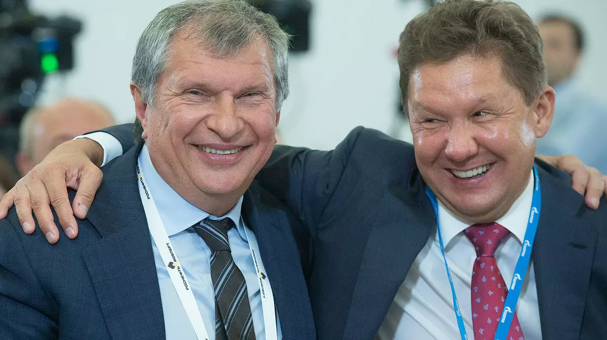 Путин утвердил налоговые льготы для "Газпрома" и "Роснефти"