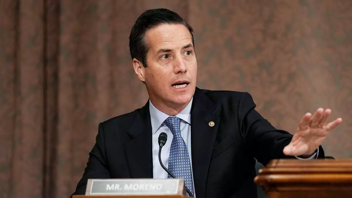 Сенатор-республиканец выступил с инициативой отменить двойное гражданство, заявив, что американцы должны сделать выбор.