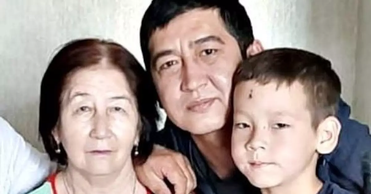  «Қайғысына ортақпыз»: Ринат Зайытов қара жамылды 