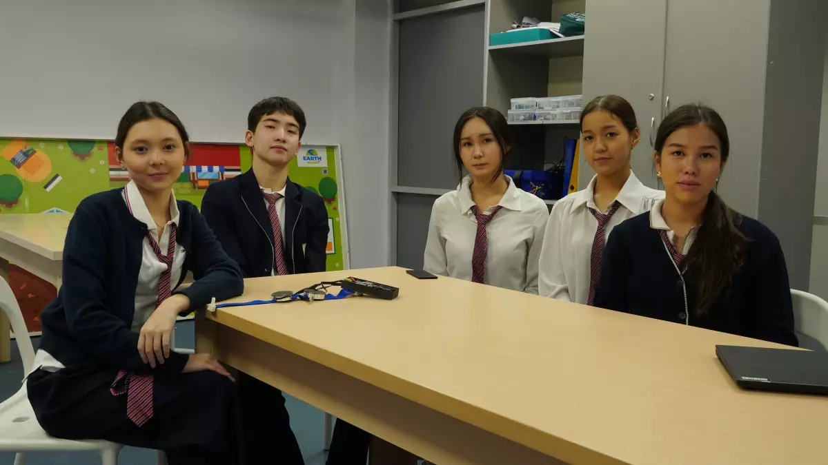 Школьный стартап из Астаны даёт шанс немым говорить