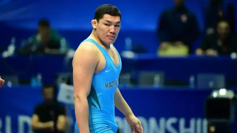Қазақстан чемпионатында күрестен күтпеген сенсация тіркелді (ВИДЕО)