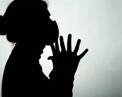 Отчим до смерти забил восьмилетнюю девочку выбивалкой для ковра