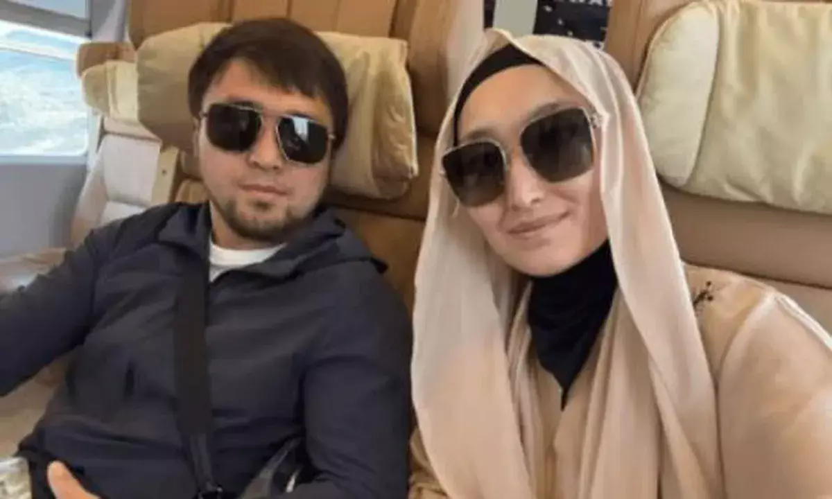 Елдос Сметов әйелінің туған күніне күтпеген қымбат сыйлық жасады