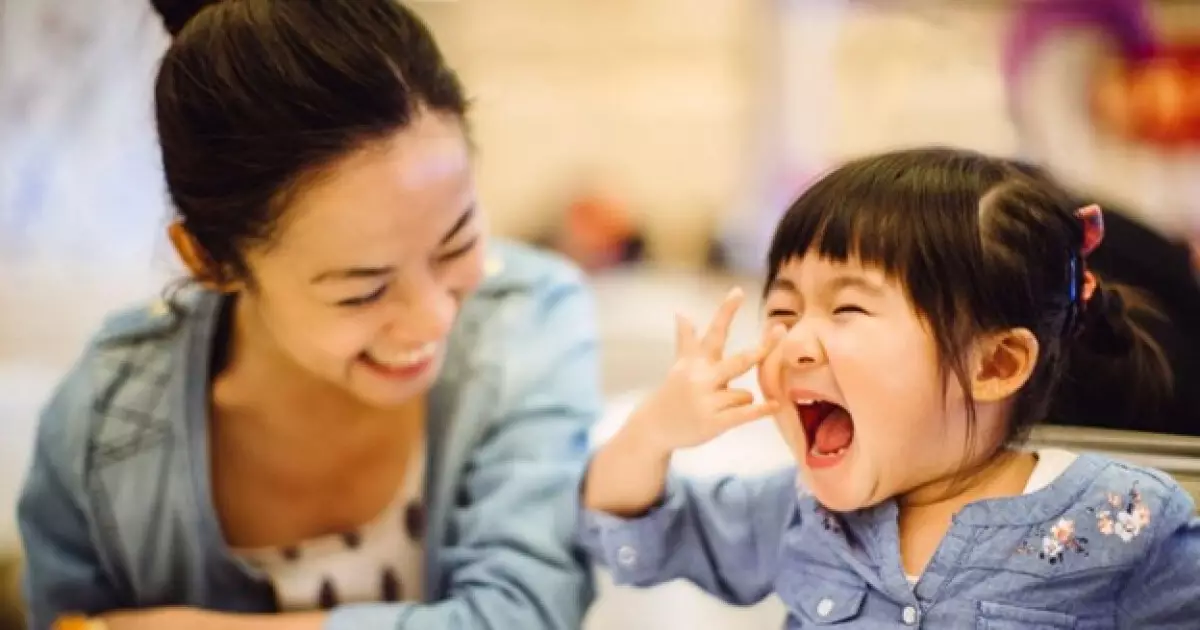   Таңертең «Жүгір! Тез!» деп асықтырмай, 30 секунд маңдайынан иіскеп, еркелетсеңіз балаңыздың өмірін бақытты жасайсыз   