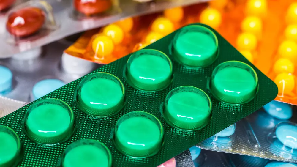 Производство лекарств в Казахстане: премьер дал Минздраву 3 месяца