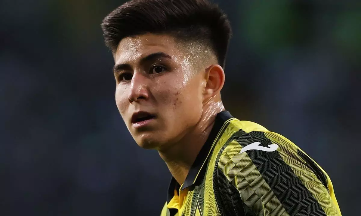 Форвард «Кайрата» Дастан Сатпаев вошел в топ-10 нападающих мира