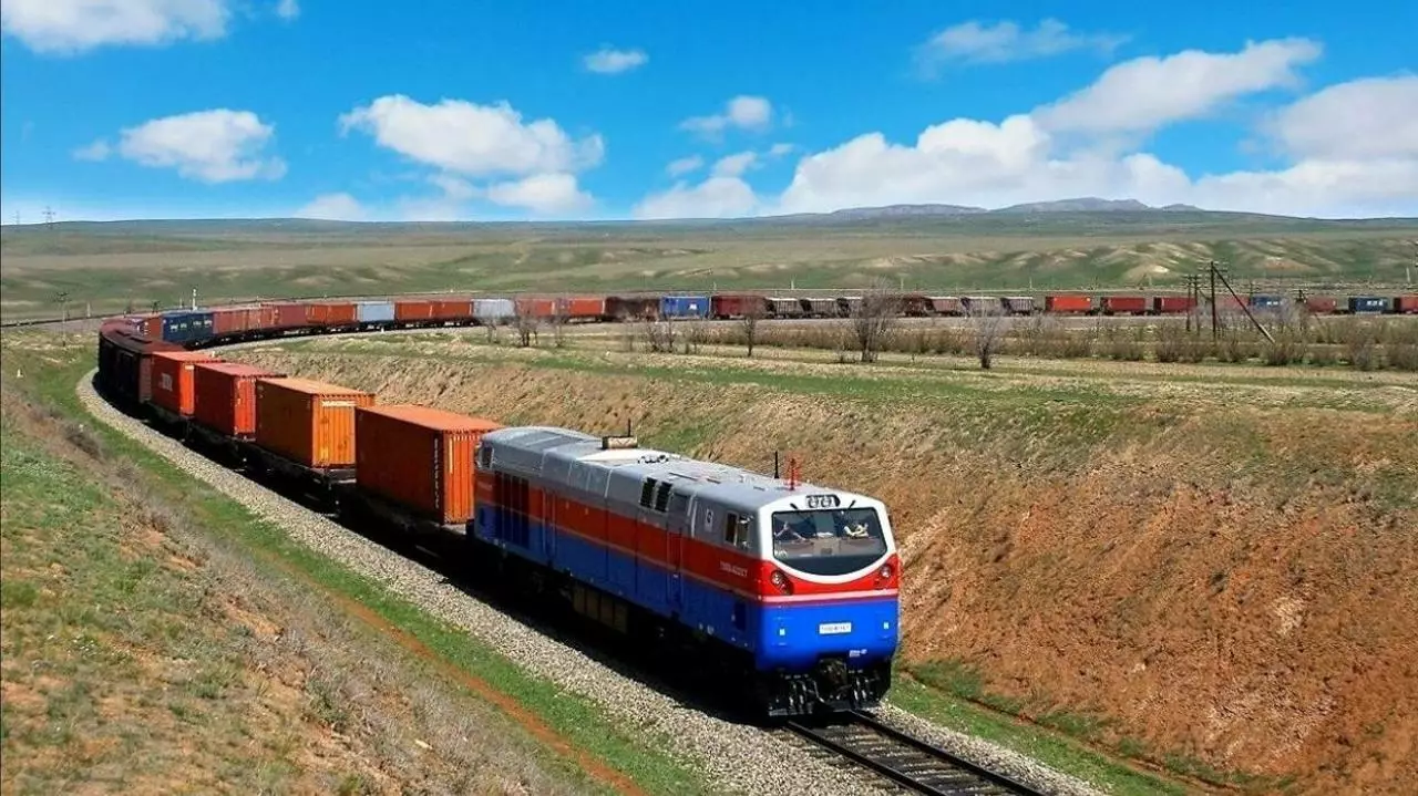 «КТЖ-Грузовые перевозки» оштрафовано на 1,42 млрд тенге – АЗРК