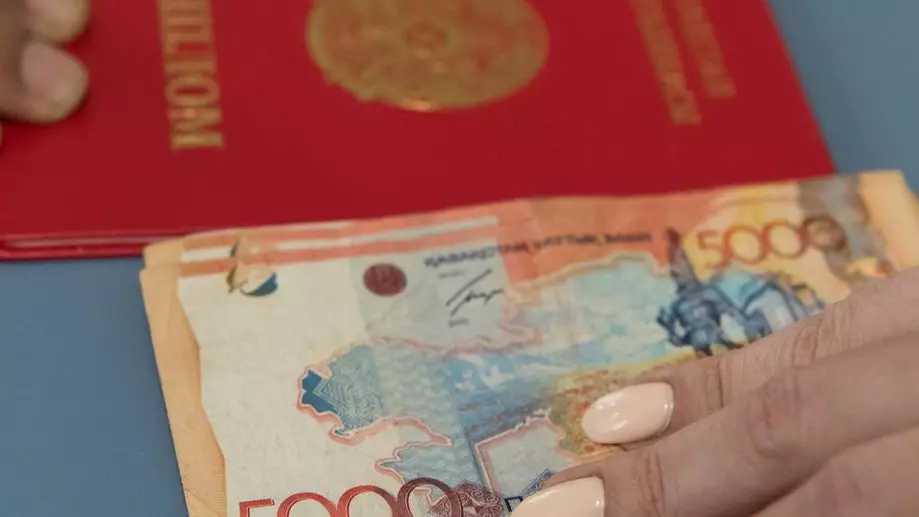 "Талай мұғалімнің магистр дәрежесін қалай алғанын білем" деген белсенді ұстаз министрдің мәлімдемесін қолдады