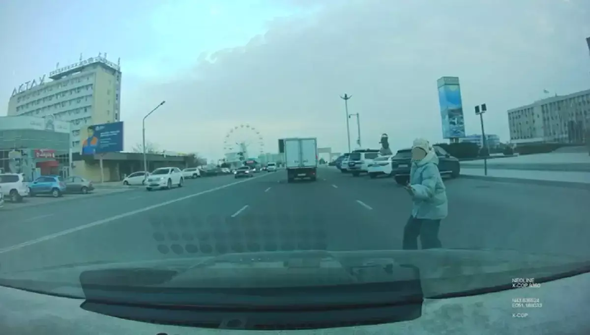 Водители Актау просят родителей научить детей безопасно переходить дорогу - новости на Lada.kz 02.12.2025