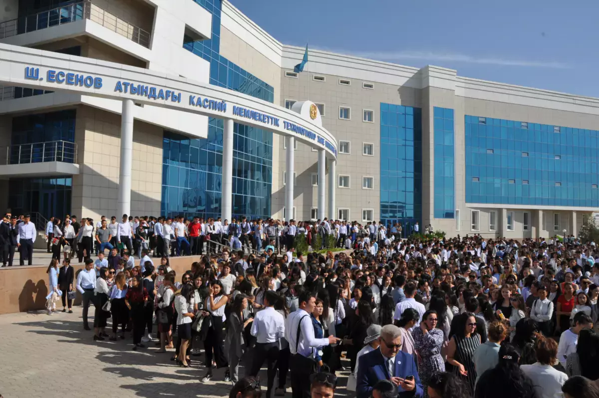 Вне больших городов: студент из Шымкента рассказал, почему выбрал жить и учиться в Актау - новости на Lada.kz 02.12.2025