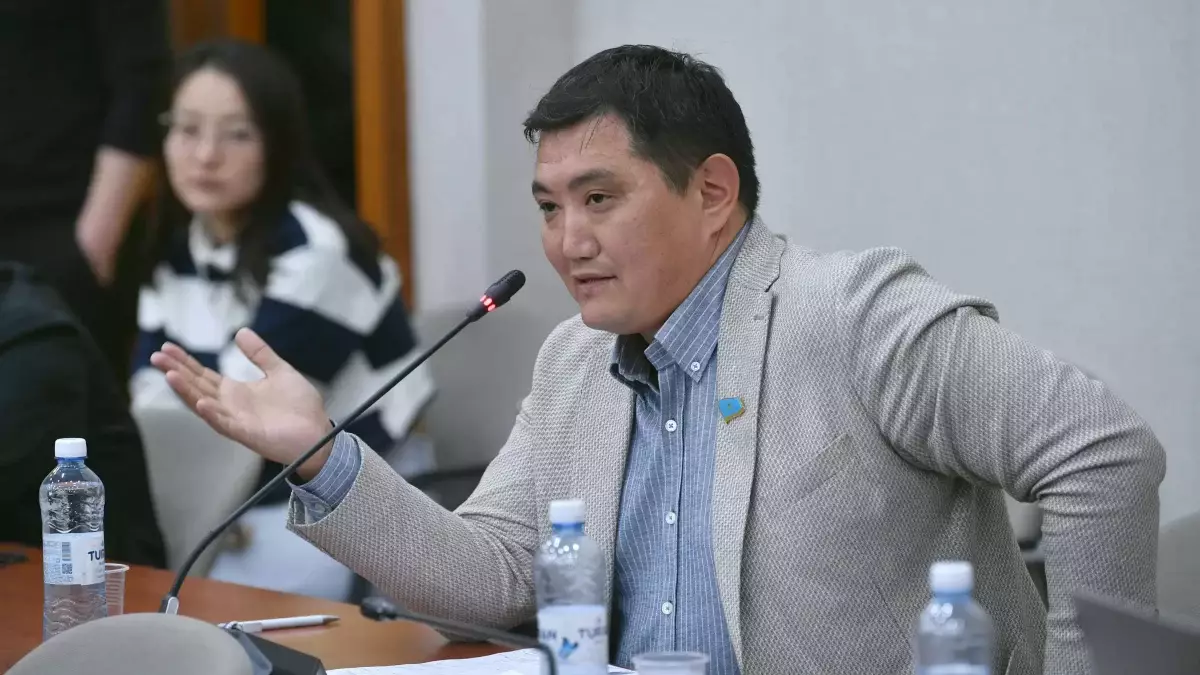 Банки против реформ: депутат Базарбек заявил о давлении на него