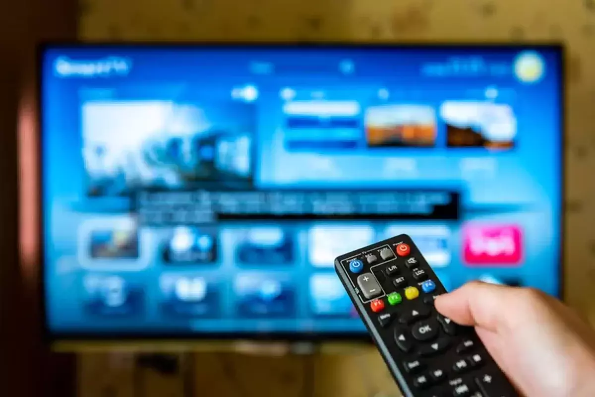 Привычка или необходимость: сколько времени казахстанцы проводят перед телевизором