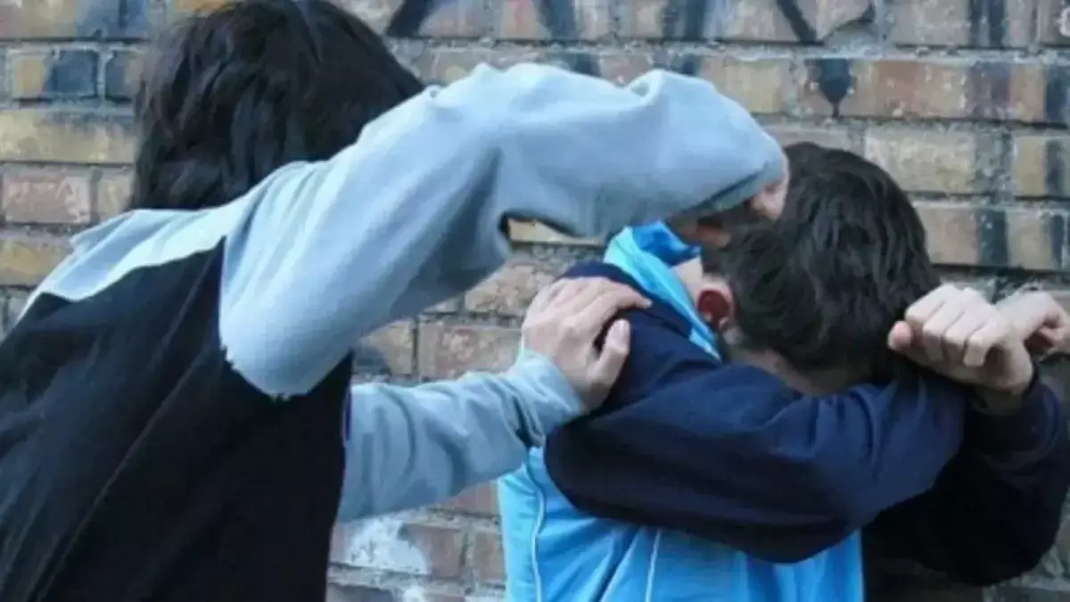 В Уральске учащийся 11-го класса избил младшего школьника внутри школы.