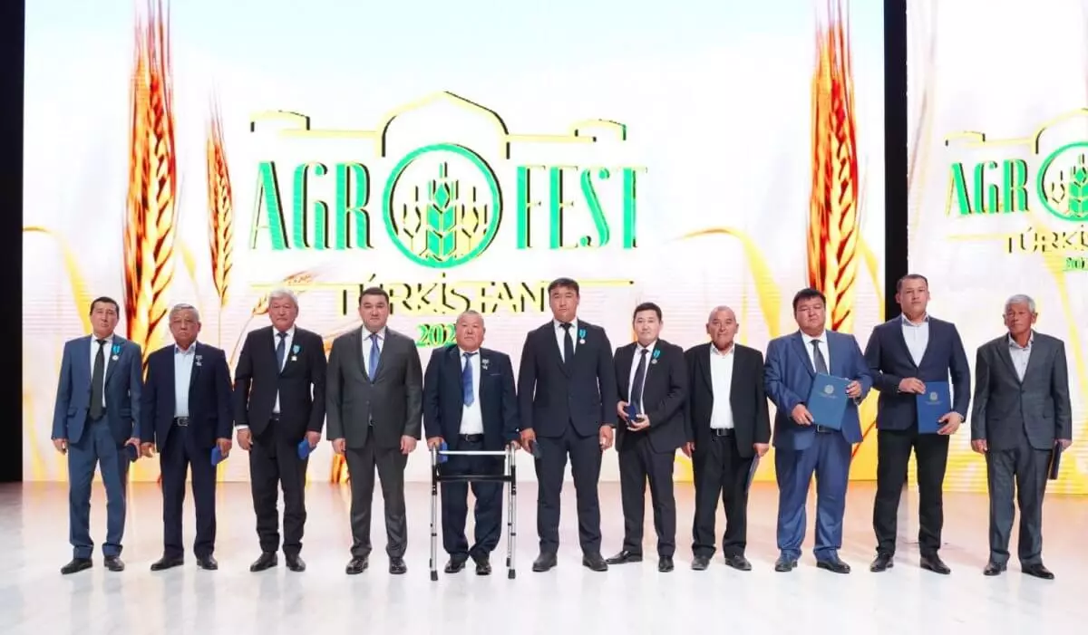 Түркістан облысында ауыл шаруашылығы саласының еңбеккерлері құрметке бөленді