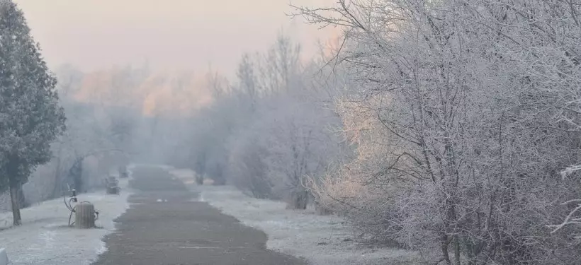 Штормовое предупреждение из-за гололеда объявили в нескольких областях Казахстана