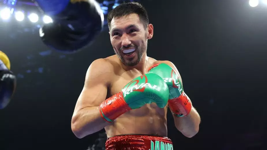 "У Алимханулы поменялся удар. Тяжелый". Экс-тренер сборной Казахстана - про бой Жанибек - Лара