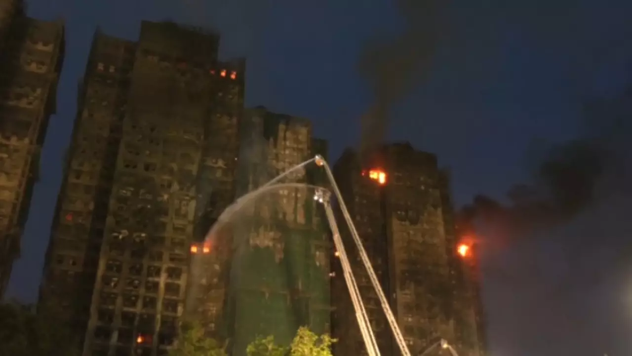 Количество погибших при пожаре в ЖК Гонконга достигло 156