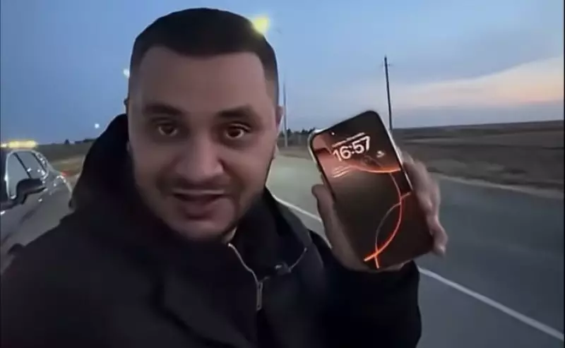 Блогер показал отличие Казахстана от России, стоя прямо на границе