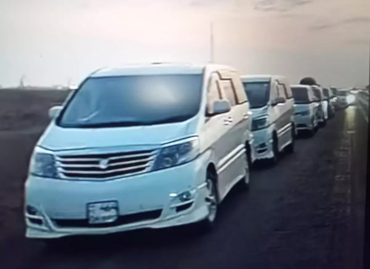 «Каждое утро - проверка, каждый день - штраф»: водители заблокировали трассу в Атырау (видео) - новости на Lada.kz 02.12.2025