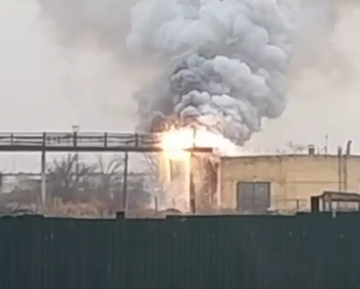Авария на электрической подстанции попала на ВИДЕО в пригороде Актау - новости на Lada.kz 02.12.2025
