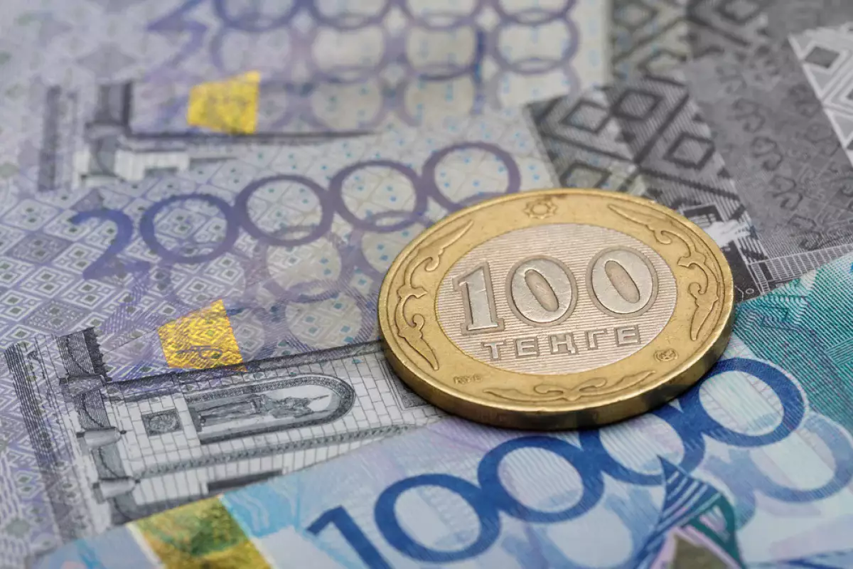 Повышение пенсий и пособий: кого коснутся изменения и на сколько