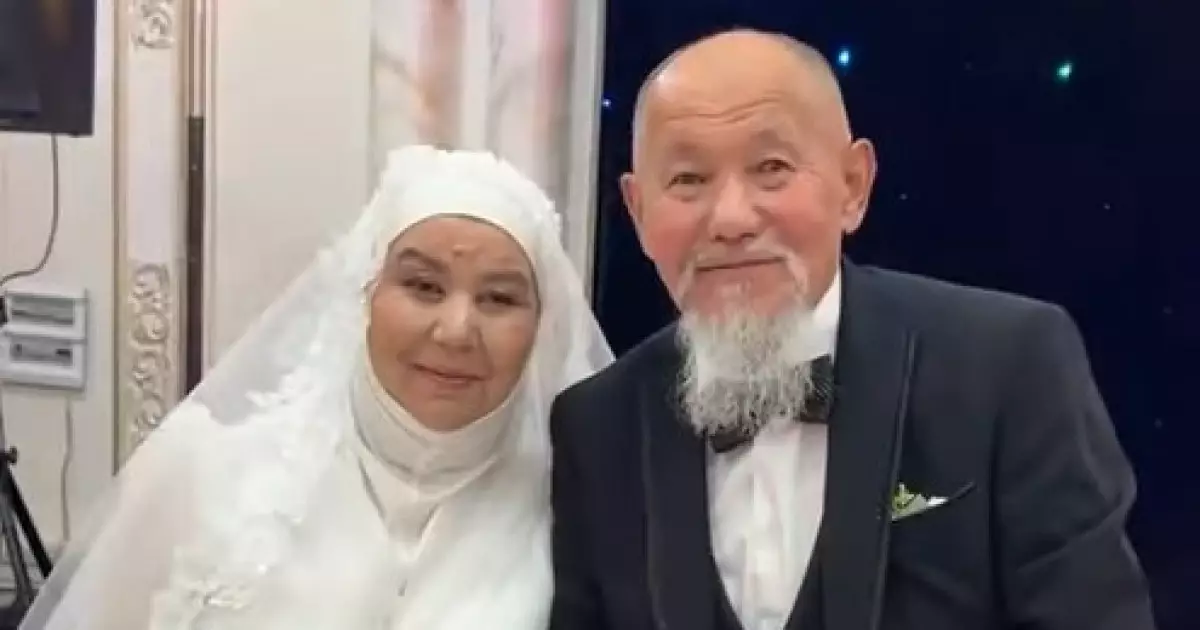   75 жастағы ақсақалдың "үйлену тойы" қызу талқыға түсті (видео)   