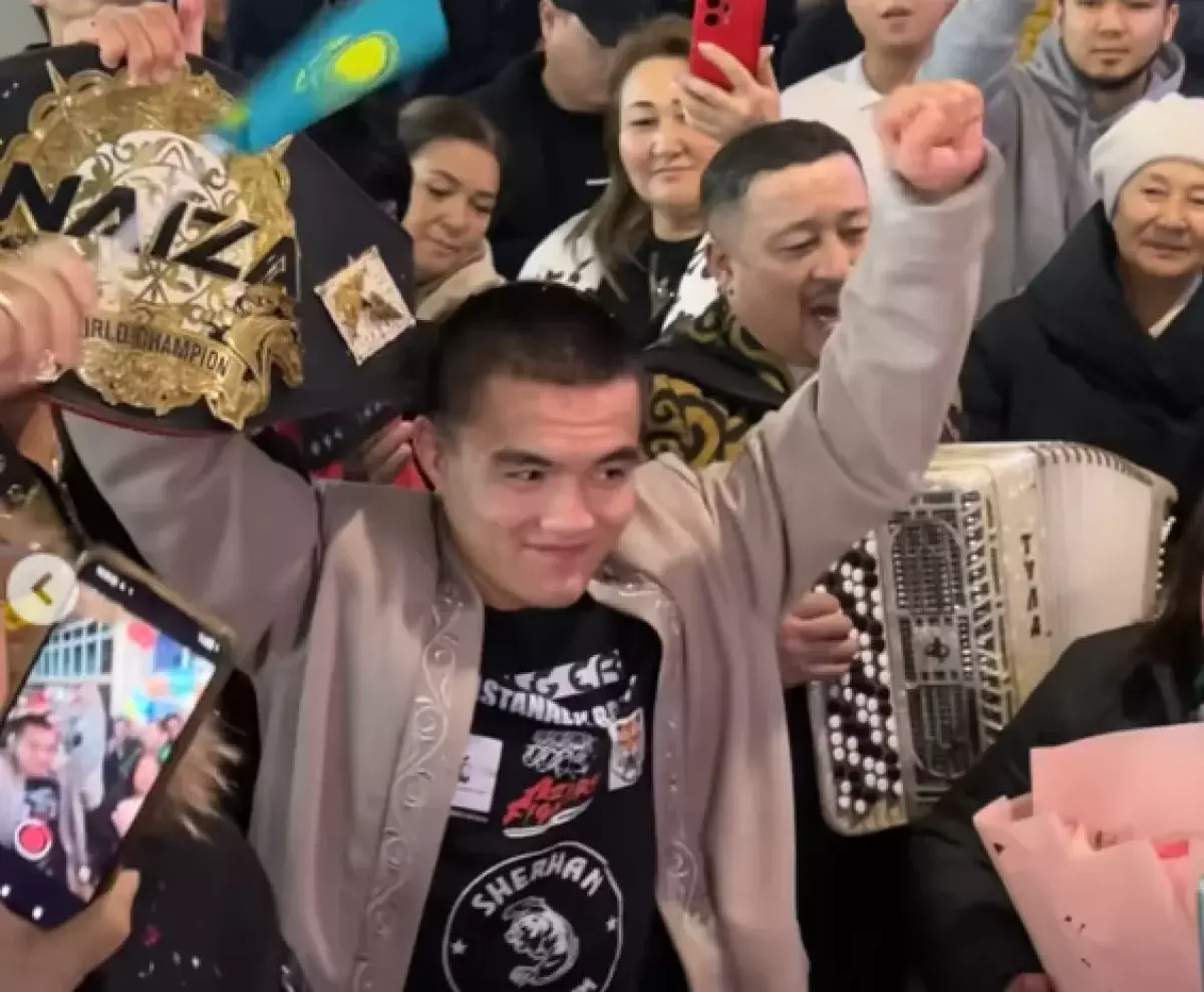 «Встретили как суперзвезду»: работник столичного рынка, ставший чемпионом, взорвал соцсети