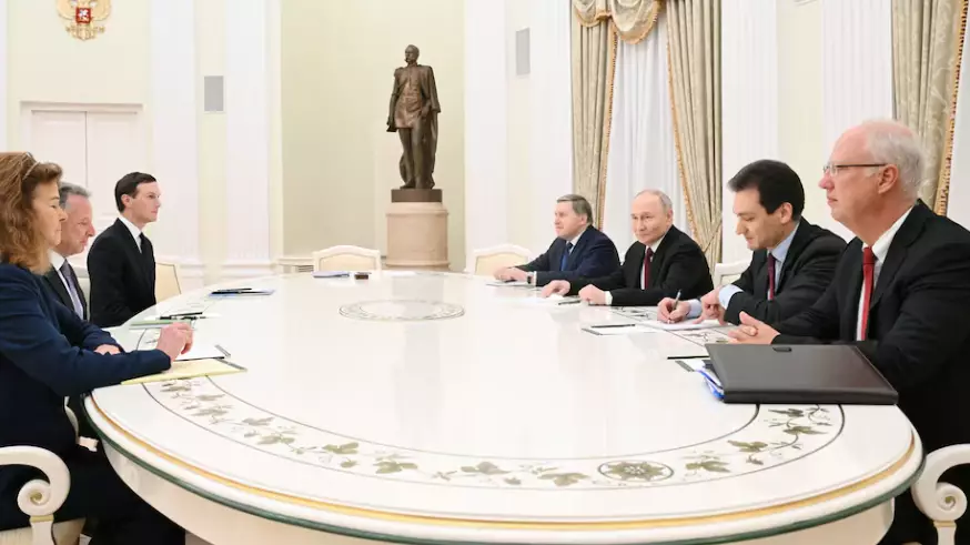 Путин АҚШ өкілдерімен Украинадағы бейбіт жоспарды талқылады