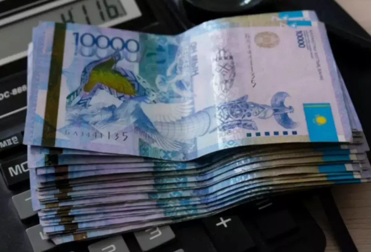 Кто из казахстанцев получит высокие зарплаты перед Новым годом - новости на Lada.kz 02.12.2025