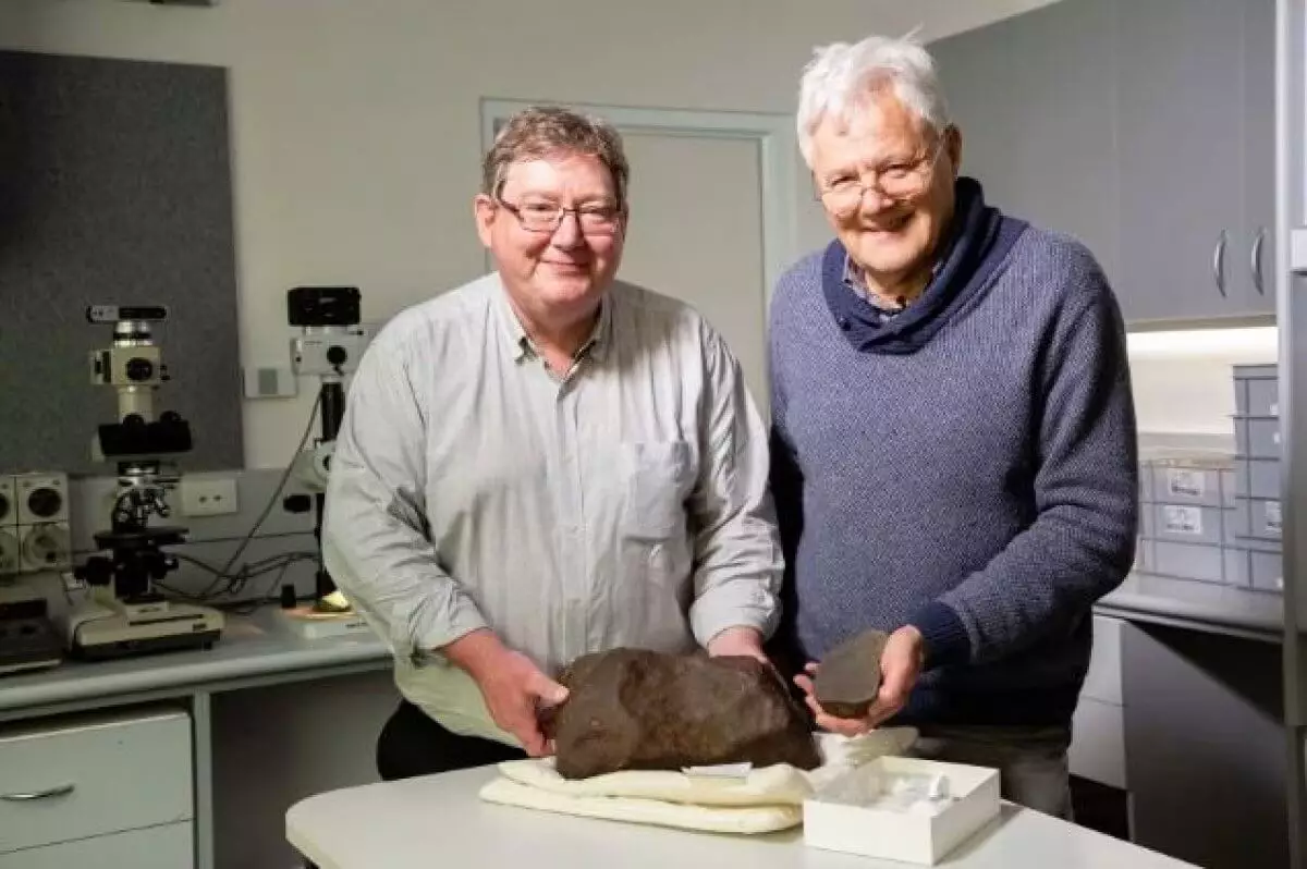 Австралиец три года пытался расколоть метеорит возрастом 4,6 млрд лет