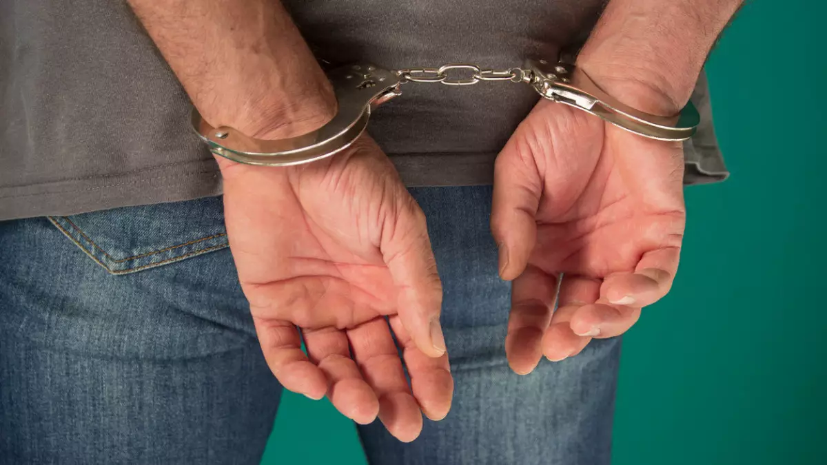 Лондон әуежайында экс-футболшы зорлау ісі бойынша қамауға алынды