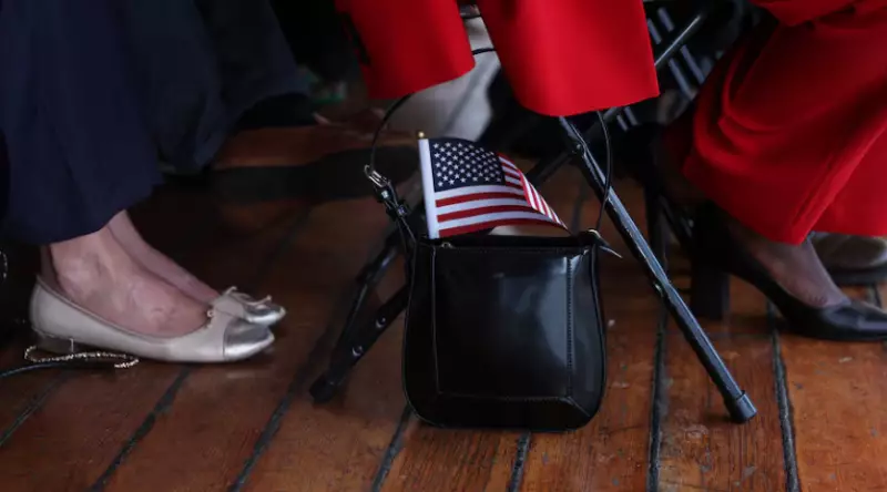 США приостанавливают все иммиграционные заявки из 19 стран