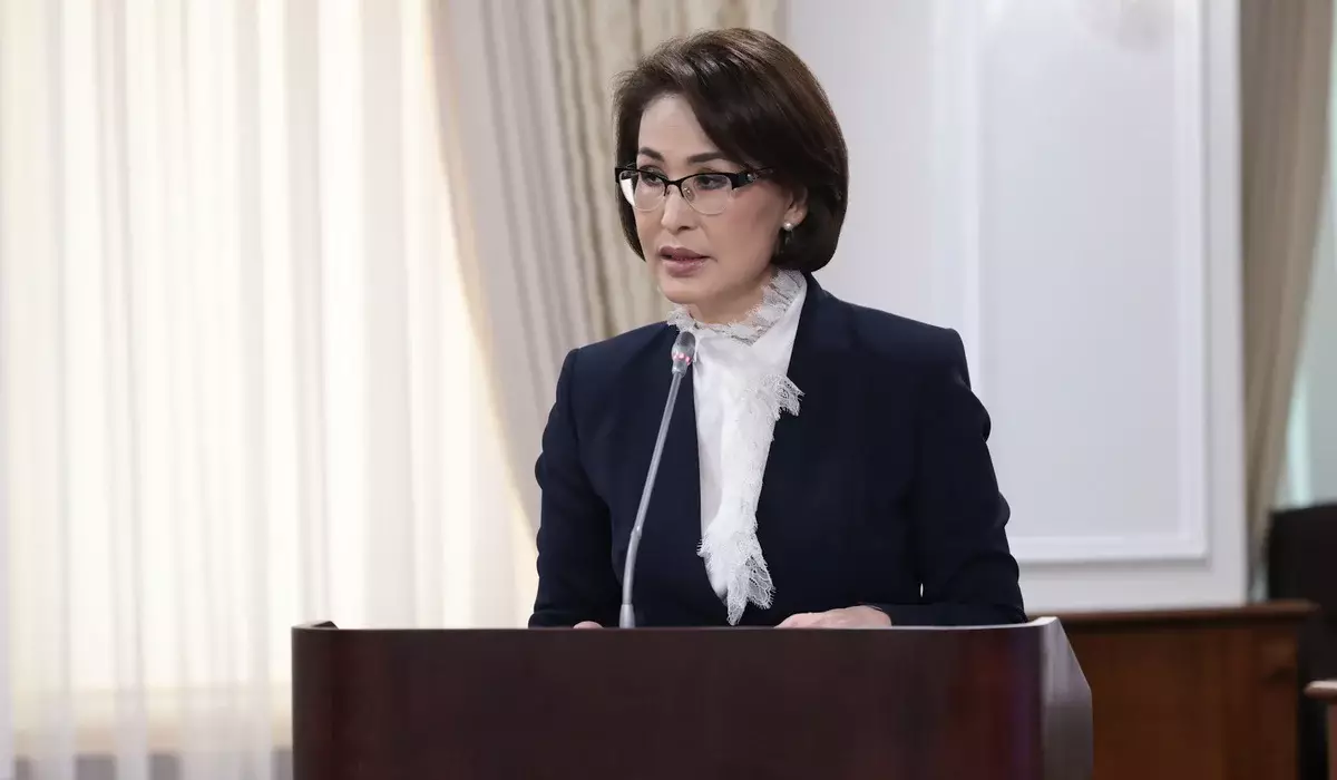 «Өз парызымды орындадым»: Ақмарал Әлназарова ұшақтағы жағдайға қатысты жауап берді