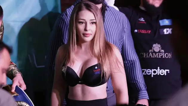 Ангелина Лукас сцепилась с соперницей на дуэли взглядов