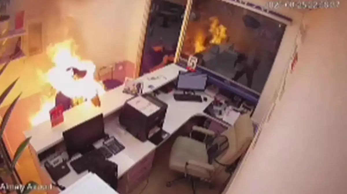 В Алматы закрыли дело о попытке самоподжога в аэропорту