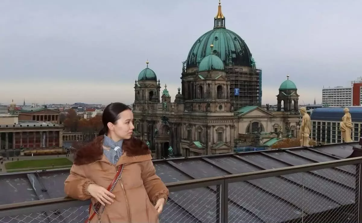 Сестра Димаша Кудайбергена показала фото с прогулки по Берлину