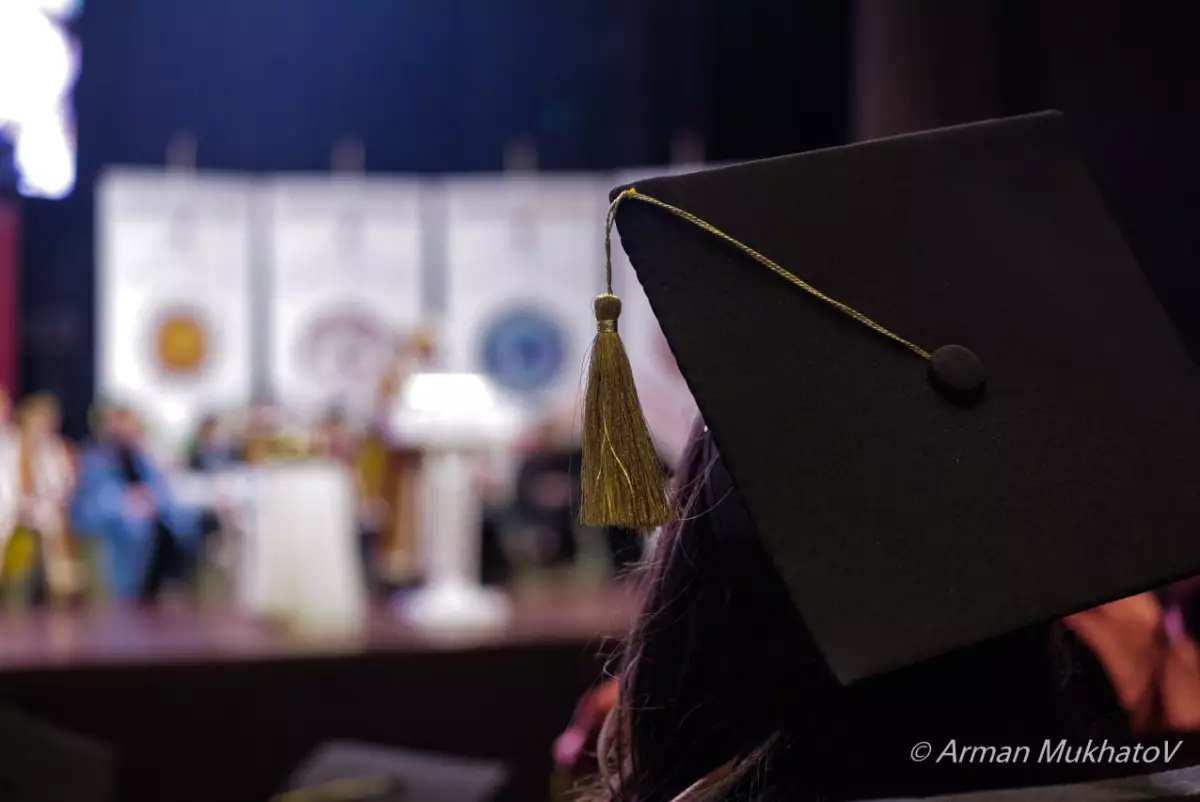 Сколько выпускников по госгранту трудоустроены по специальности