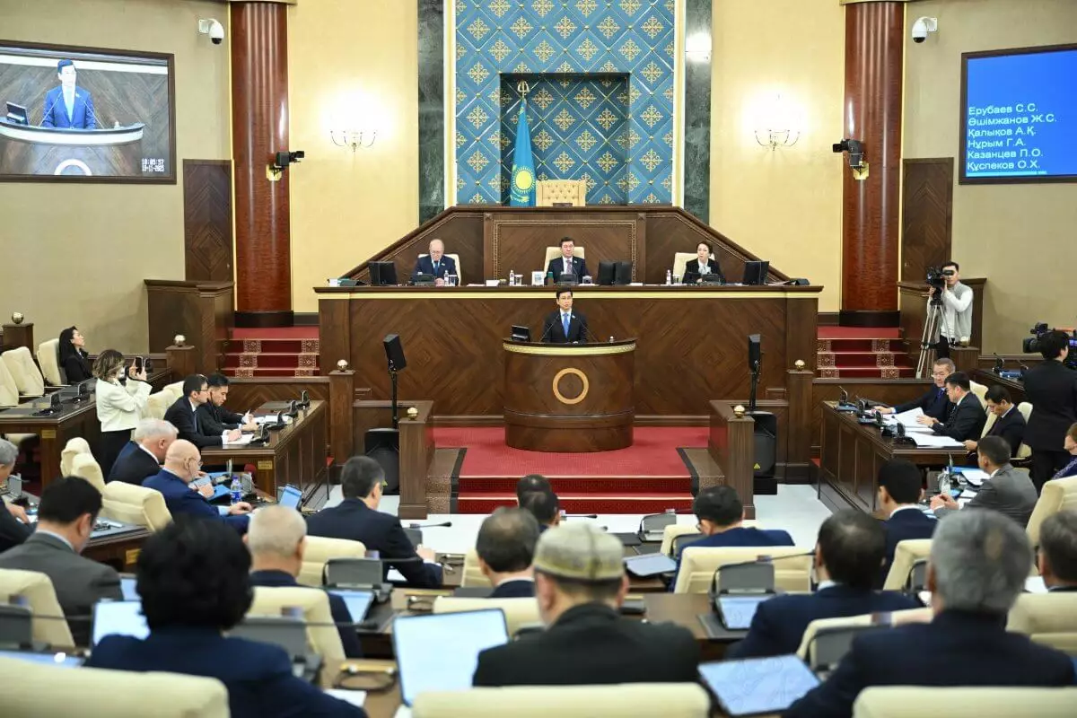 В первый раз предупреждение – Мажилис одобрил поправки об ответственности за сокрытие лица