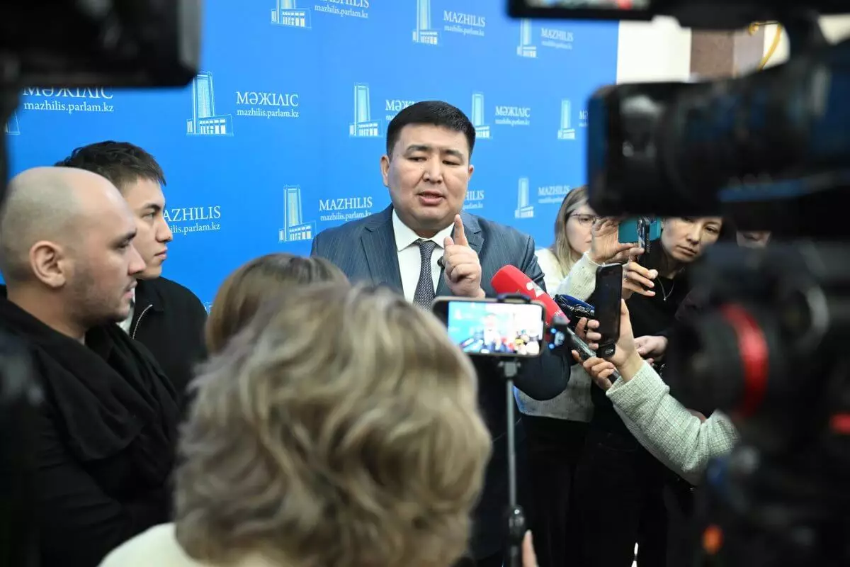 Унижают людей с инвалидностью и иронизируют над смертями в армии – депутат жестко высказался о чиновниках