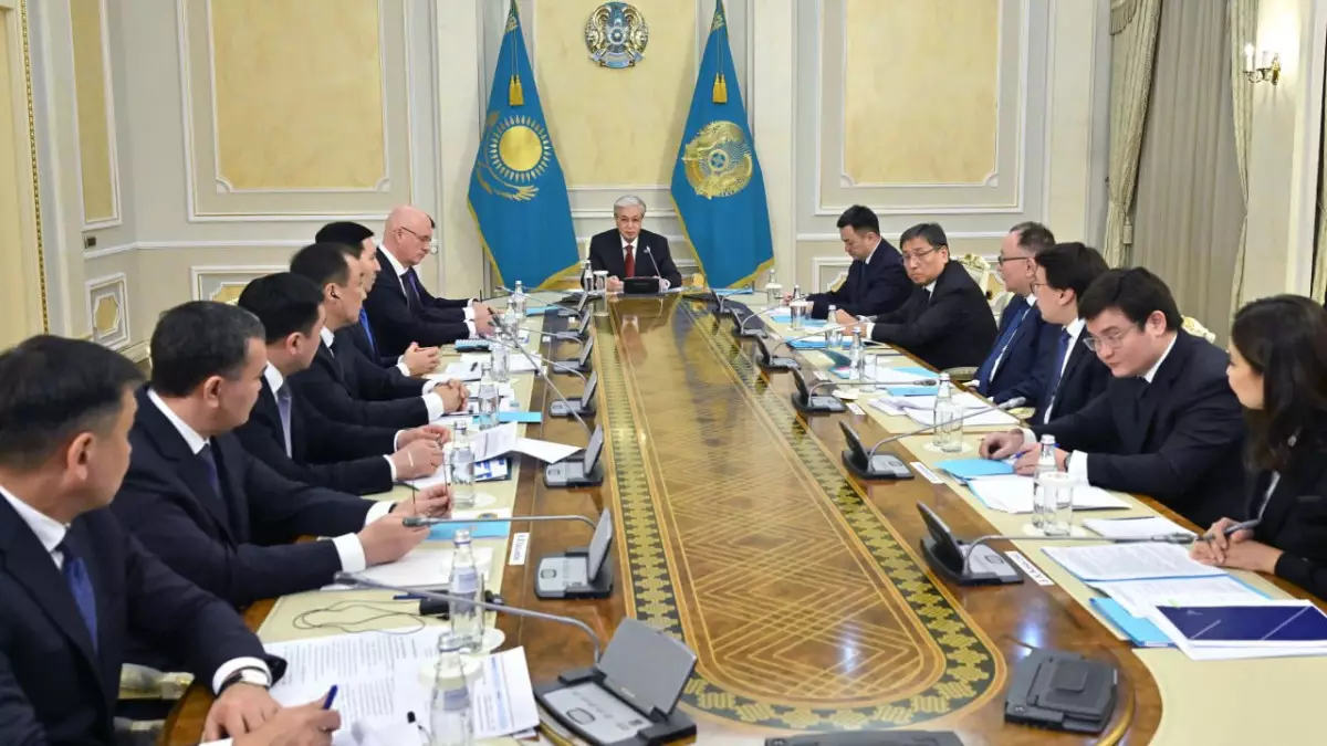 Президент: Әуежай қызметіндегі қазіргі тариф саясатын қайта қарауға баса мән беру керек