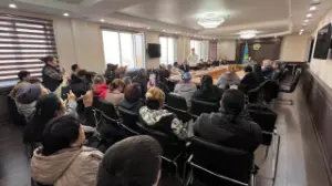 Алматы әкімінің орынбасары жер телімдерін сатып алу бойынша өтемақы мәселесі жөнінде Алатау ауданының тұрғындарымен кездесті