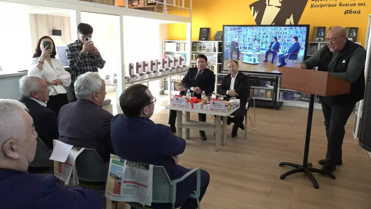 Алматыда «Қазақтың шешендік өнері» атты үш томдық кітаптың тұсауы кесілді