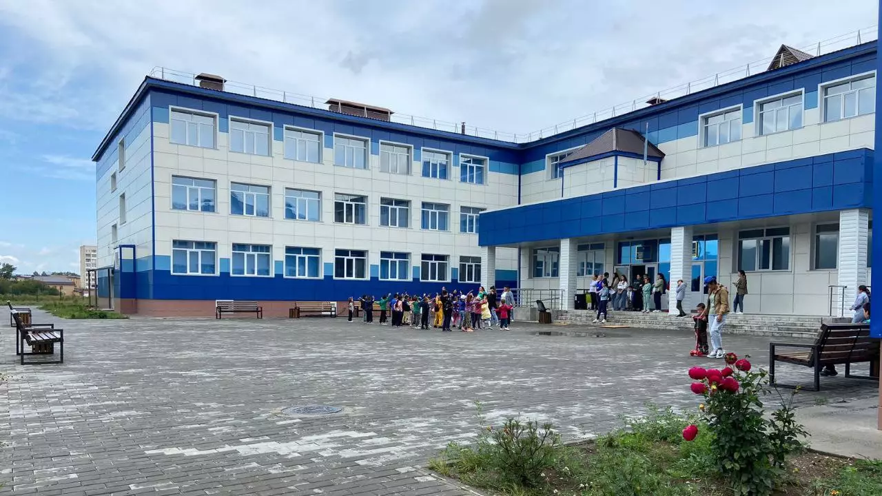 ШҚО-да басшылықтың қысымына шағымданған ұстаздар сабақ беруден бас тартты (ВИДЕО)