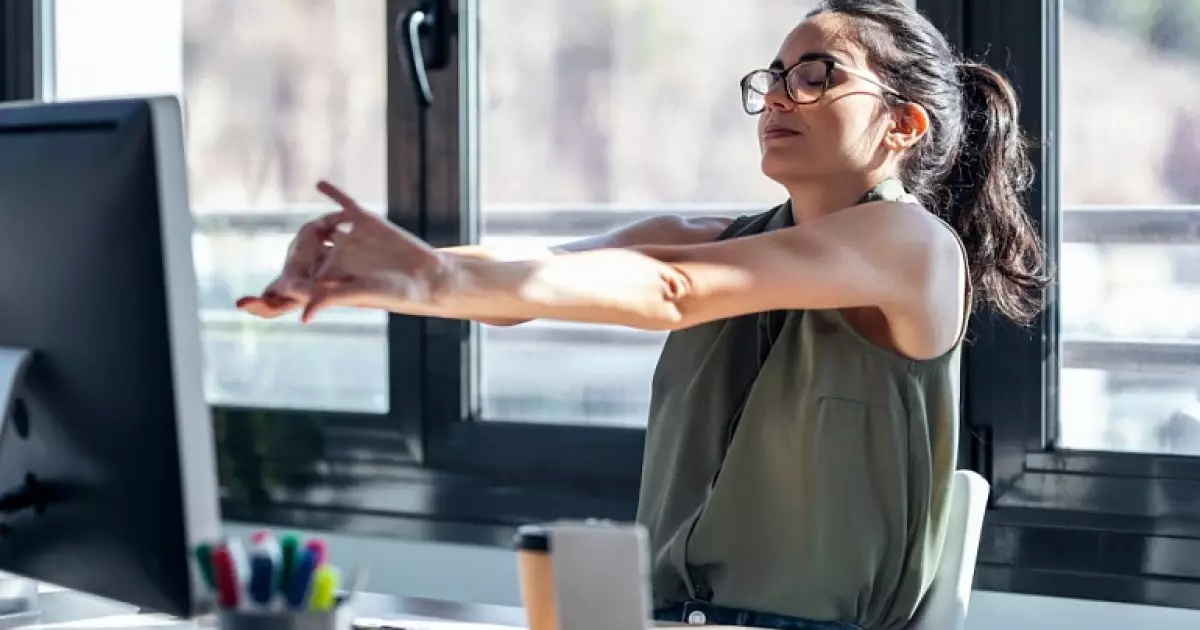   Басшының алдында да, монитордың алдында еңсеңізді биік ұстасаңыз, деніңіз сау болады   