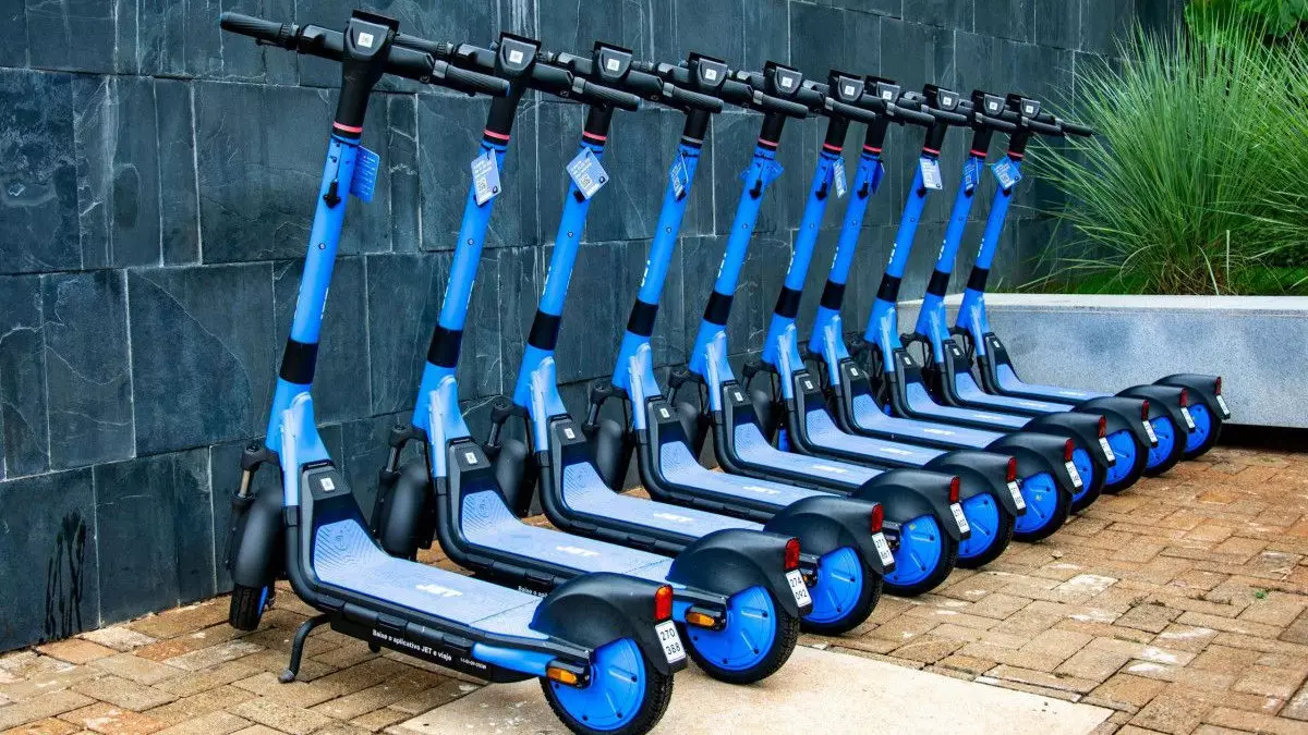 Электросамокатқа нөмір мен сақтандыру міндеттеледі: Мәжіліс жаңа нормаларды бекітті