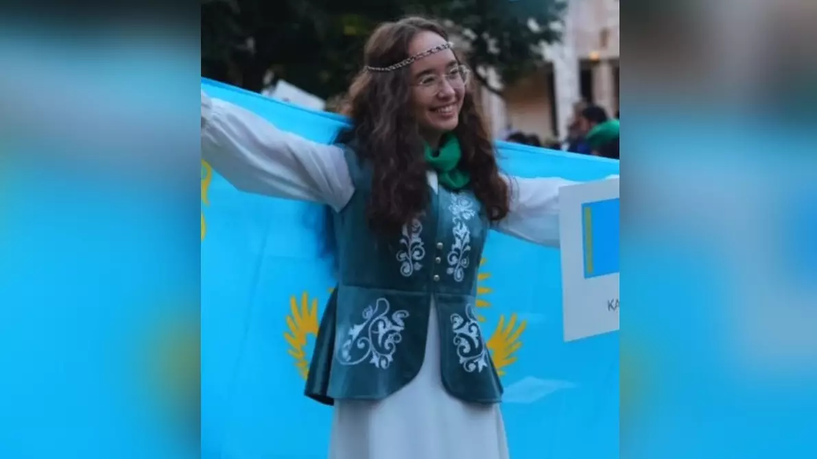 Казахстанская школьница с первой попытки выиграла международную олимпиаду по английскому языку