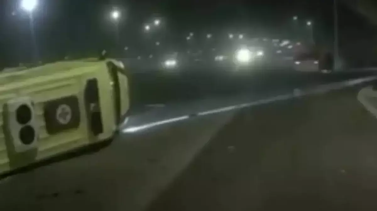 Алматыда жедел жәрдем көлігі жол апатына ұшырап, бір адам қаза тапты