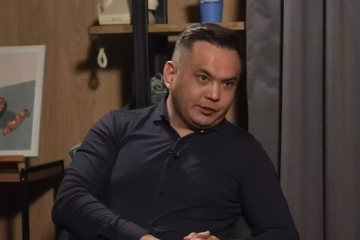 &#171;Шешем тастап кеткен&#187;: Жан Ахмадиев өзінің асыранды екенін айтты (ВИДЕО)